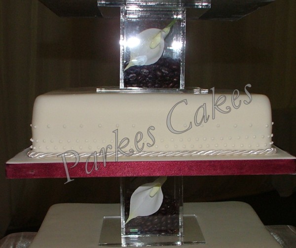 Sally wed cake separators (600 x 503)